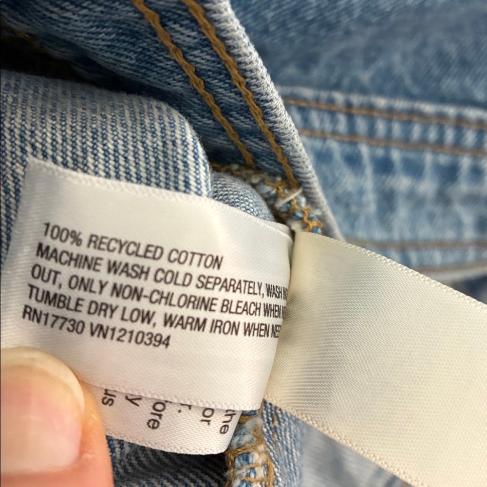 Universal Thread sz S 100% recycled cotton cropped denim jacket EUC jean trucker - Picture 4 of 4